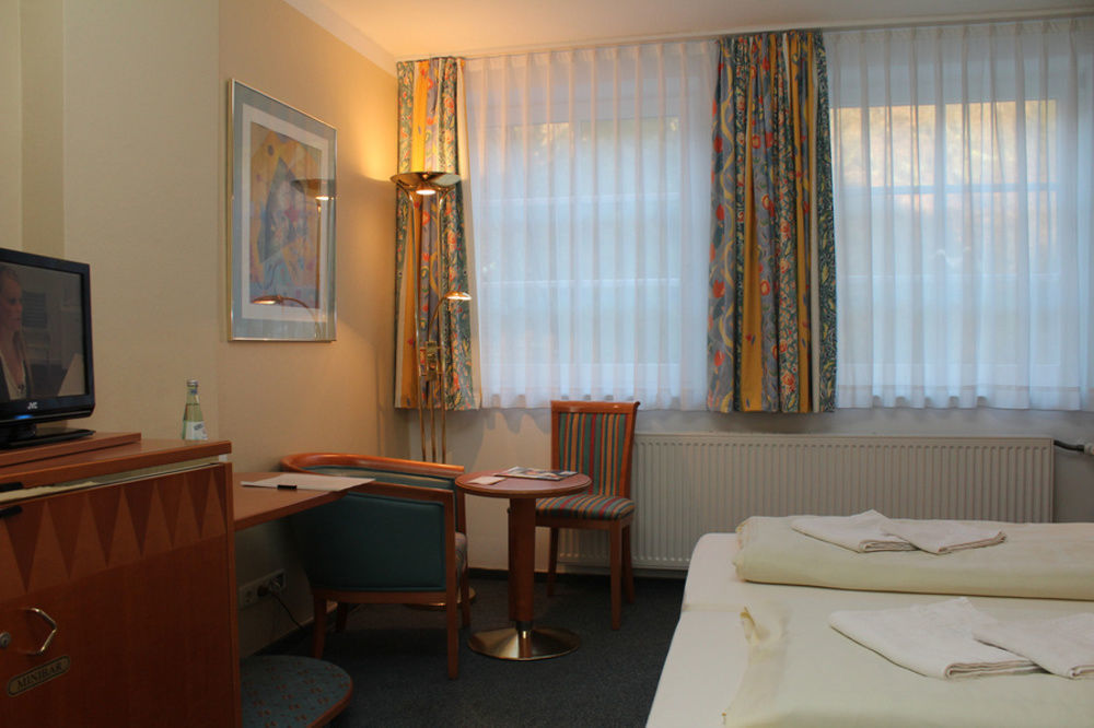 Hotel Alt Montjoie Extérieur photo